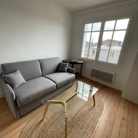 Appartement Superbe Avec Terrasse Au Centre *